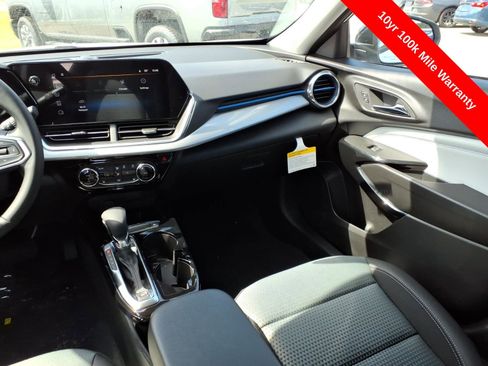 New 2026 Chevrolet Trax LT w/ Driver Confidence Package FWD image 15