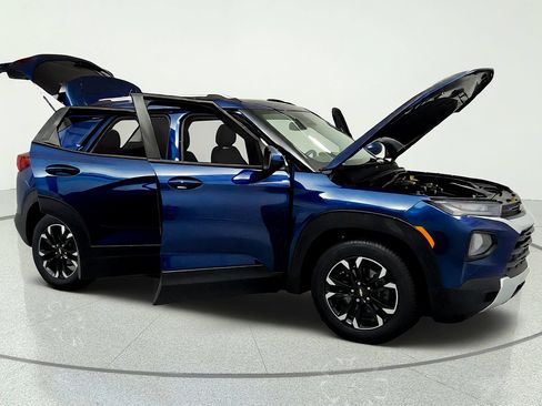 Used 2021 Chevrolet TrailBlazer LT w/ Convenience Package FWD image 14