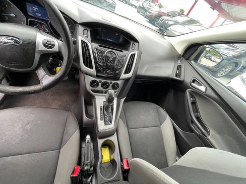 Used 2014 Ford Focus SE FWD image 12