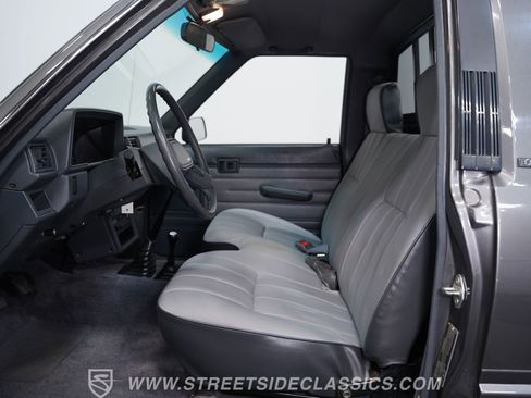 Used 1987 Toyota Pickup 4x4 Regular Cab image 39