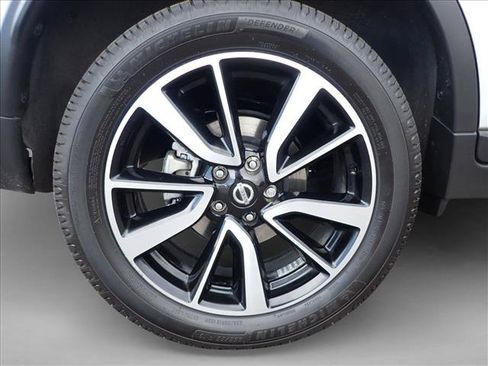 Used 2019 Nissan Rogue SL AWD/4WD image 7