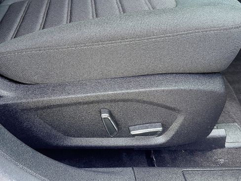 Used 2019 Ford Fusion SE FWD image 38