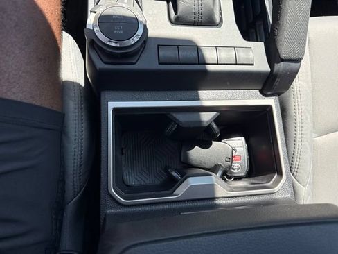 Used 2025 Toyota Tacoma SR5 AWD/4WD image 22