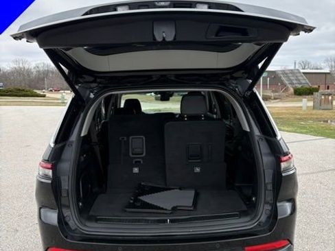 Used 2022 Jeep Grand Cherokee L Limited w/ Luxury Tech Group II image 6