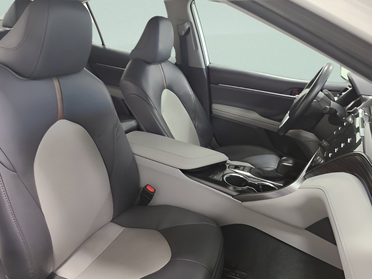 Used 2020 Toyota Camry XLE AWD/4WD image 12