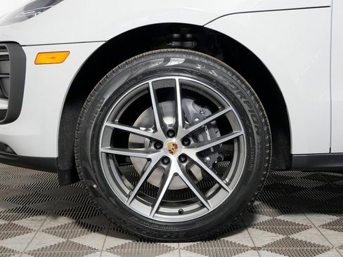 New 2026 Porsche Macan image 36