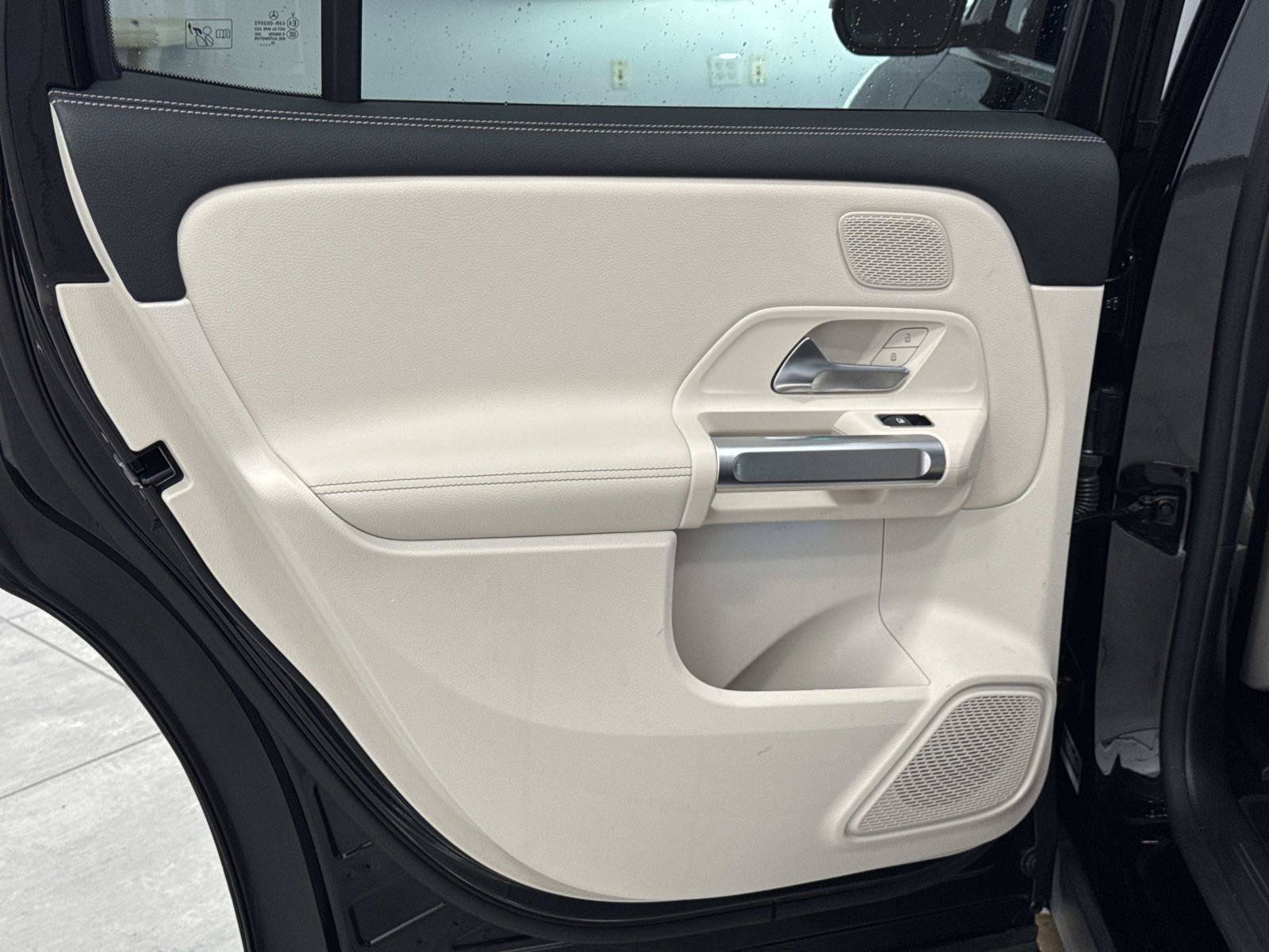 Certified 2023 Mercedes-Benz EQB 300 4MATIC image 4