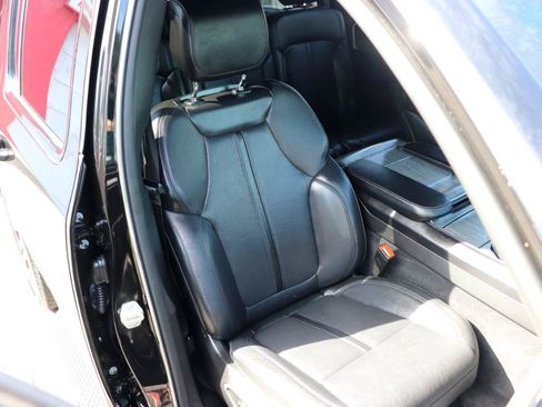 Used 2024 Jeep Wagoneer L Series II w/ Flexible Seating Group AWD/4WD image 16