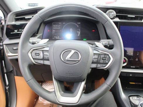 Certified 2023 Lexus RZ 450e Premium image 16