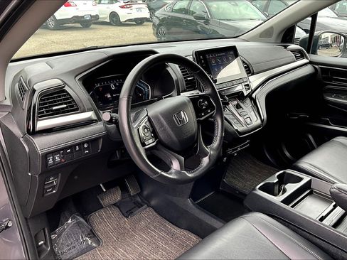 Used 2023 Honda Odyssey Touring image 13