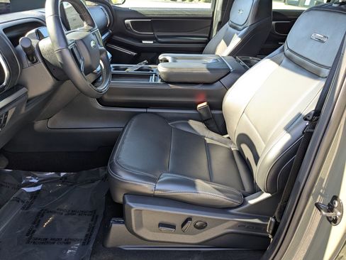 Certified 2025 Ford Expedition Platinum w/ Stealth Performance Package AWD/4WD image 15