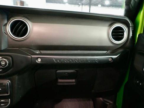 Used 2019 Jeep Wrangler Unlimited Rubicon w/ Dual Top Group image 25