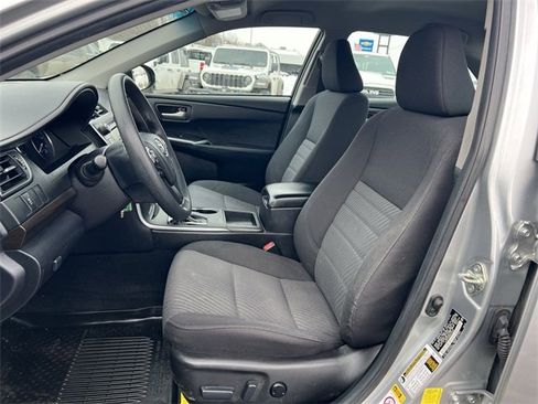 Used 2017 Toyota Camry LE image 15