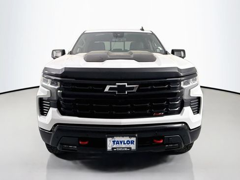 Used 2024 Chevrolet Silverado 1500 LT Trail Boss w/ LT Trail Boss Premium Package AWD/4WD image 2