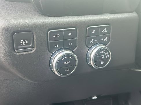 Used 2023 GMC Sierra 1500 SLT image 19