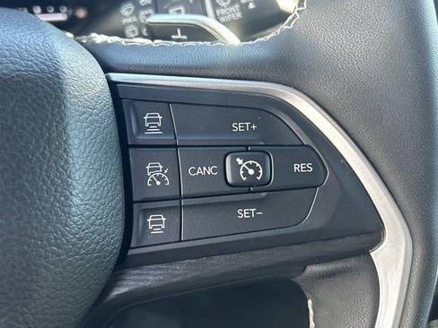 Used 2023 Jeep Grand Cherokee L Altitude AWD/4WD image 24
