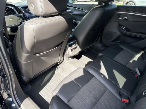 Used 2019 Chevrolet Impala LT FWD image 16