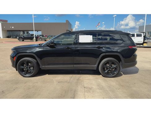 Used 2023 Jeep Grand Cherokee L Laredo RWD image 5