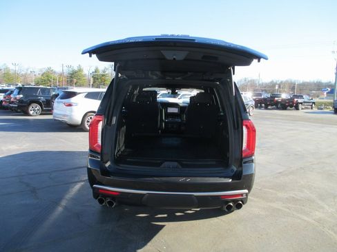 Used 2021 GMC Yukon Denali w/ Denali Premium Package image 5