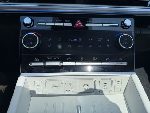 Used 2025 Hyundai Santa Fe Calligraphy image 32