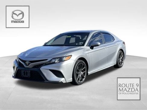 Used 2018 Toyota Camry L image 1