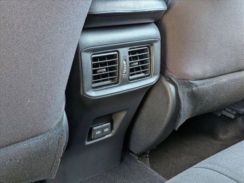 Used 2023 Toyota RAV4 SE image 17