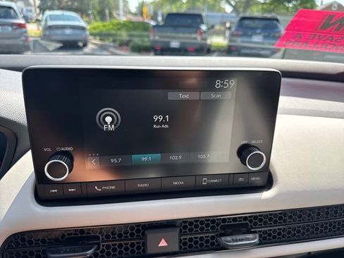 Certified 2025 Honda HR-V LX image 33