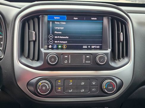 Used 2022 Chevrolet Colorado LT AWD/4WD image 18