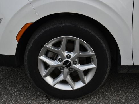 Used 2024 Kia Soul LX w/ Option Group 015 FWD image 11