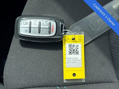 Used 2021 Chrysler Pacifica Touring w/ Cold Weather Group FWD image 40