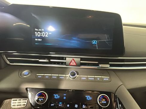 Certified 2025 Hyundai Elantra SEL FWD image 23