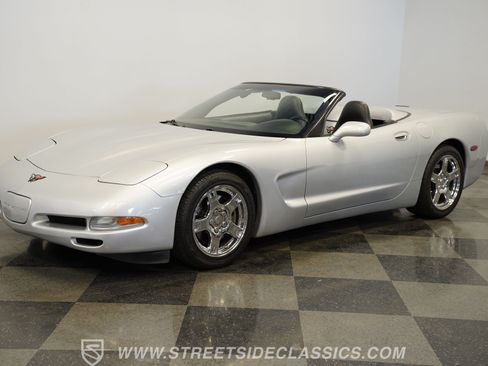 Used 1998 Chevrolet Corvette Convertible w/ Performance Handling Pkg RWD image 6