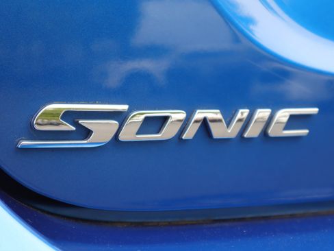 Used 2020 Chevrolet Sonic LS image 35