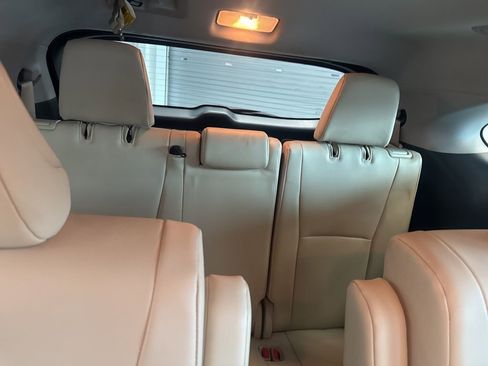 Used 2020 Toyota Highlander XLE image 21