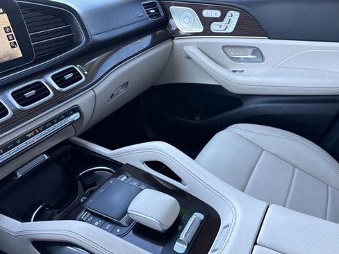 Used 2023 Mercedes-Benz GLS 450 4MATIC image 25