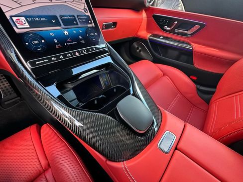 Used 2024 Mercedes-Benz SL 63 AMG SL 63 AMG image 32