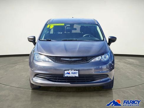 Used 2019 Chrysler Pacifica L FWD image 7
