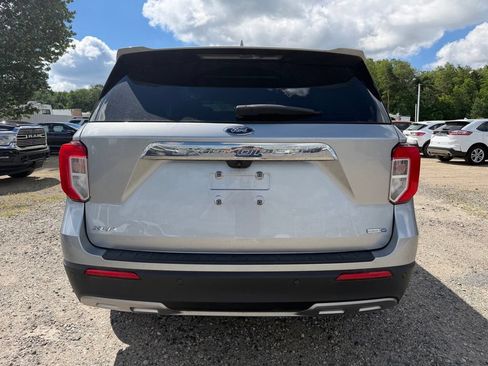 Used 2020 Ford Explorer XLT w/ Equipment Group 202A AWD/4WD image 4