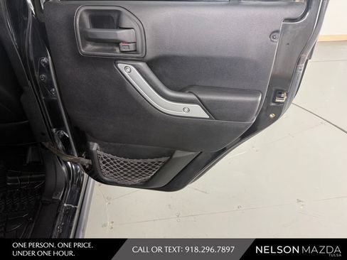 Used 2014 Jeep Wrangler Unlimited Rubicon w/ Connectivity Group AWD/4WD image 36