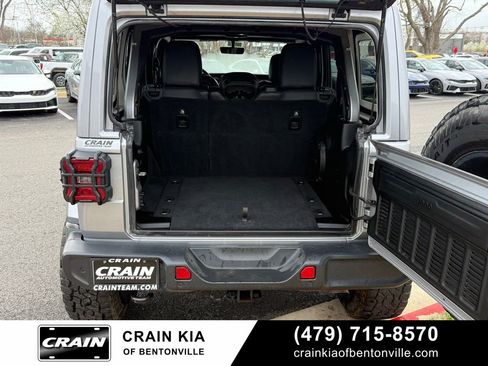 Used 2018 Jeep Wrangler Unlimited Sahara w/ Quick Order Package 24M Moab AWD/4WD image 6