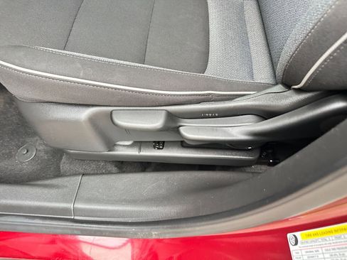 Used 2025 Chevrolet TrailBlazer LT image 23