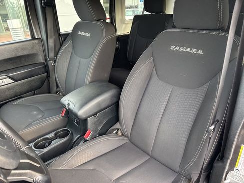 Used 2018 Jeep Wrangler Unlimited Sahara image 14
