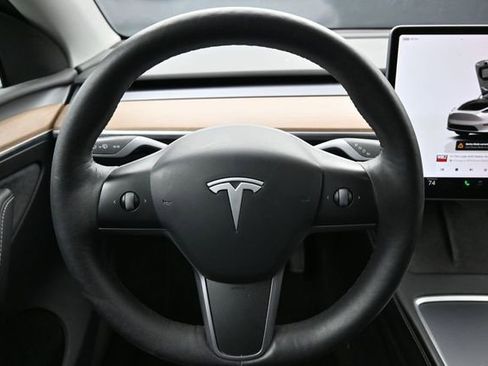 Used 2023 Tesla Model Y Long Range AWD/4WD image 15