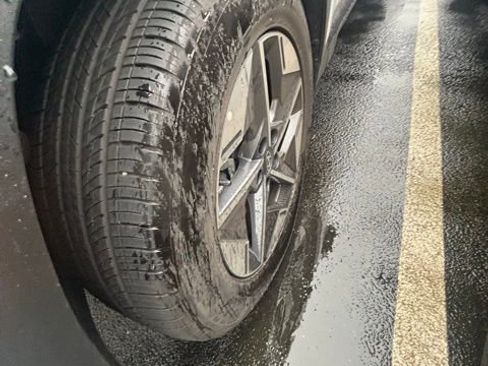 Certified 2025 Hyundai Tucson SEL image 4