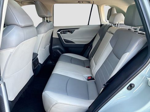 Certified 2021 Toyota RAV4 XLE Premium w/ Carpet Mat Package (TMS) FWD image 21
