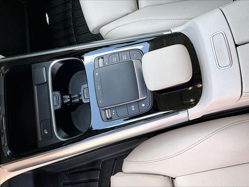 Used 2023 Mercedes-Benz GLA 250 4MATIC image 15