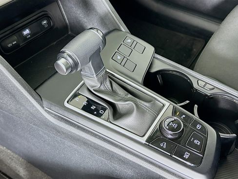 Used 2025 Kia Sportage LX image 23