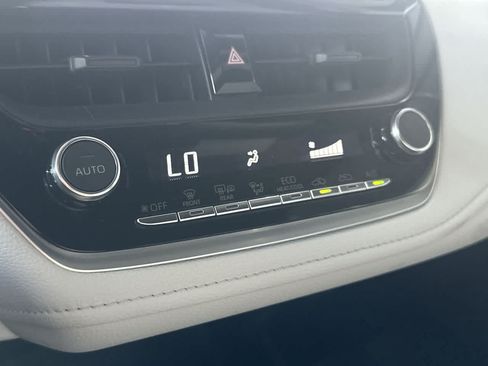 Used 2025 Toyota Corolla SE FWD image 20