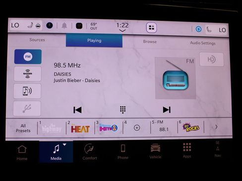 New 2025 Jeep Grand Cherokee Limited w/ Luxury Tech Group II image 16