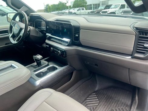 Used 2022 Chevrolet Silverado 1500 LTZ AWD/4WD image 28